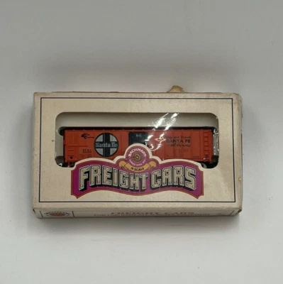 Bachmann N Scale Santa Fe 51' Steel Reefer - Image 1 of 4