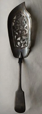 Thomas Prime Silver Magneto Plate Fish Pie Entree Server Vintage England 1800s - Image 1 of 4