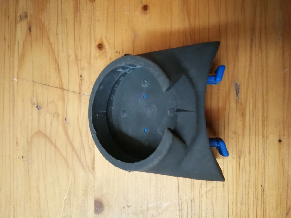 Aufsatz Träger für Konsole aus Gummy gebraucht,  - Bild 1 von 1