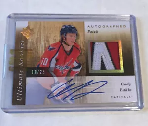 2011-12 Ultimate Collection Hockey Cody Eakin Rookie Autografo Patch..#ed/25!! - Foto 1 di 3