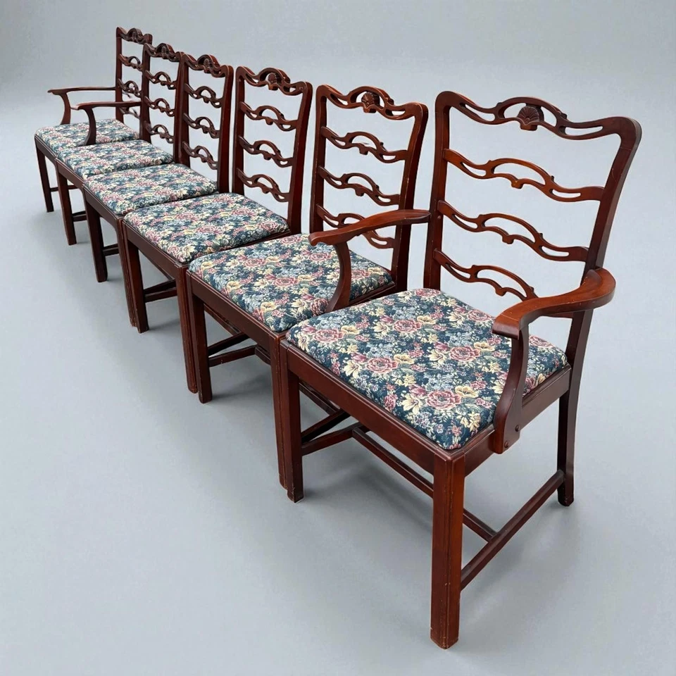 Juego de seis sillas de comedor tradicionales vintage de los años 40 Foto 1 de 4