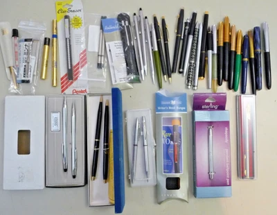 Lote vintage de bolígrafos-lápices-plumas estilográficas-recambios y cables Foto 1 de 4