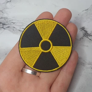 Parche bordado para coser hierro radiación nuclear aplique insignia radiactiva - Imagen 1 de 3