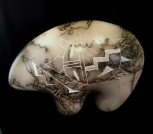 Native American Navajo Horse Hair Pottery Bear Hand Etched Turtle 3.5" by 5.5'' - Picture 1 of 12