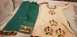 Pakistani/Indian Women's Beige and Green Sindhi Embroidered Cotton 3 Piece Suit  - Picture 1 of 12