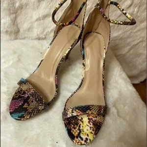 Multi color straps stiletto heels - Picture 1 of 6