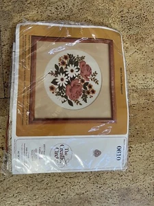 The Creative Circle Vintage 1982 Needlecraft Kit - CLASSIC BOUQUET 0610 - Picture 1 of 3