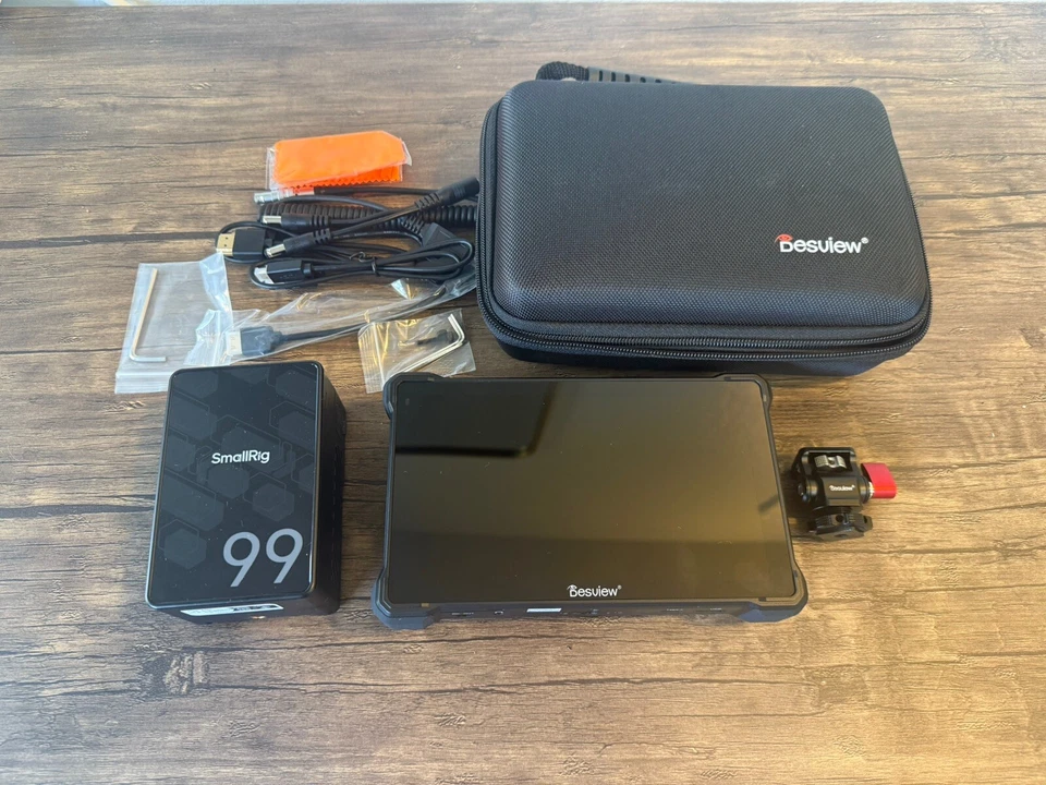 Pantalla HDMI 7 pulgadas 2800 nits 4K-60Hz + batería SmallRig 99 montaje en V Foto 1 de 4