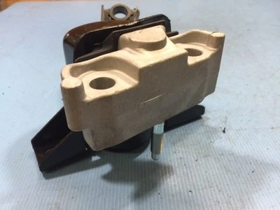 Hydraulic Front Right Motor Mount for 2006 2007 2008 Toyota RAV4 2.4L AWD 4X4 - Image 1 of 3