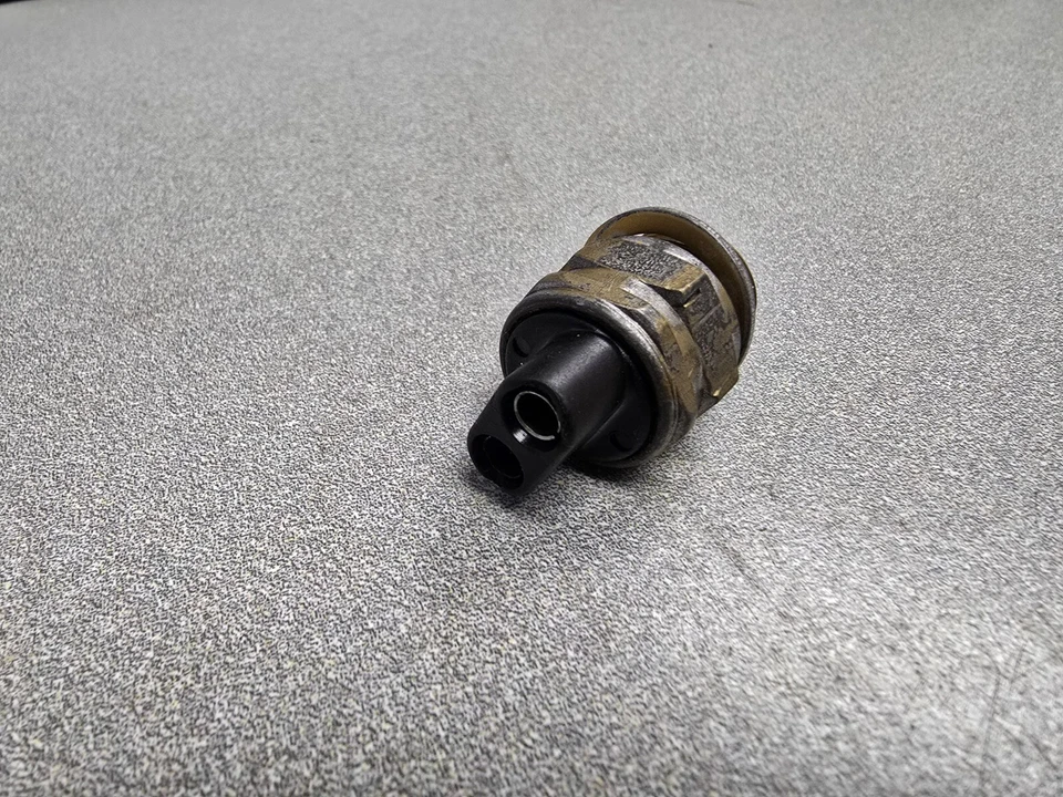 BONITO INTERRUPTOR LUZ RESPALDO ORIGINAL PORSCHE 911 912 914 914-6 964 993 CON LAVADORA Foto 1 de 4