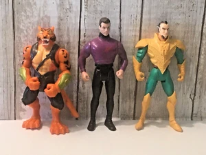 DC Comics Cape Crusader - Bronze Tiger Purple Batman Ray’s Al Ghul Figures - Picture 1 of 13
