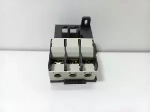 Telemecanique LA7 D2064 Contact Block Mounting Adapter - Picture 1 of 6