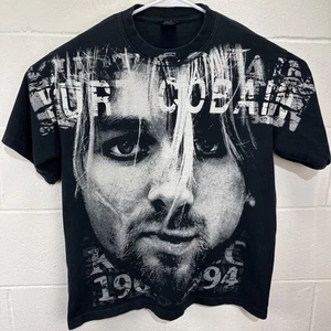 Camiseta De Colección Kurt Cobain AOP Nirvana Rock Eagle Memorial Cara Grande Por Todas Partes - Imagen 1 de 16