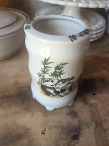 Vase blanc vintage porcelaine années 80 avec pandas 5,5" H vase bambou - Photo 1/3