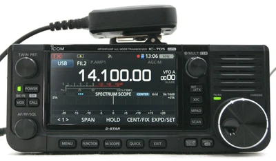 IC-705 HF/VHF/UHF Transceiver + Mikrofon + Box + Akku Top Zustand - Bild 1 von 4