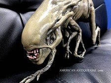 Super Rare Limited item Queen Chestburster Alien figure From JAPAN