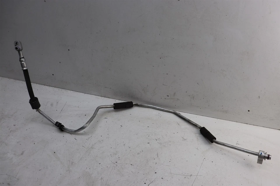 Труба шланга кондиционера переменного тока Porsche Cayman 718 982 2017 99157310803 J237 - Изображение 1 из 1