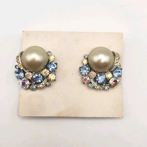 VINTAGE SILVER TONE FAUX PEARL & RHINESTONE CLUSTER CLIP-ON EARRINGS BIG BLUE - Picture 1 of 7