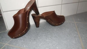 High Heel Clogs mit Nieten, Clogs in Größe 37, gerne getragen, guter Zustand - Bild 1 von 8