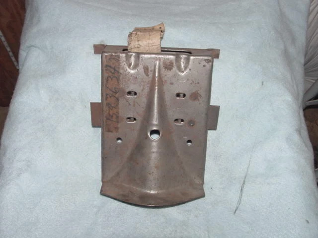 1955 1956 Plymouth Plaza Savoy Belvedere Fury Nuevo de Lote Antiguo MoPar Cerradura de maletero Soporte Foto 1 de 2