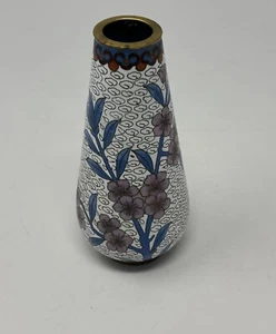 Vintage Chinese Cloisonne Enamel Brass Vase With Purple/Blue Flowers White 6" - Picture 1 of 5
