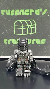 CUSTOM PAD Printed LEGO BATMAN w/BLACK ARMOR & SOLID CAPES MiniFig + Free Case! - Picture 1 of 12