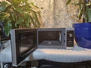 Sharp YC-MS01U-S NEW Manual 20 Litre Solo Microwave 5 Power Levels 800W Silver - Picture 1 of 16