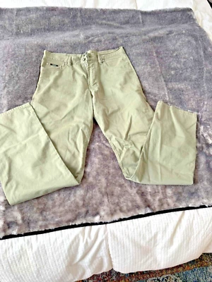 Pantalones de mezclilla de pierna recta verde oliva Hugo Boss Arkansas talla 34x35 para hombre Foto 1 de 4