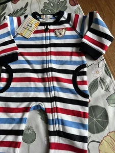 STEIFF - Anzug -Weiß mit Rot -Hellblau und Dungelblauen Streifen. Gr.56 Neu - Bild 1 von 8