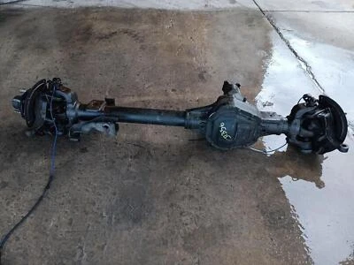 2002-2004 Ford F350 Super Duty Front Axle Assembly (4 Wheel ABS) SRW, 3.73 Ratio - Image 1 of 4