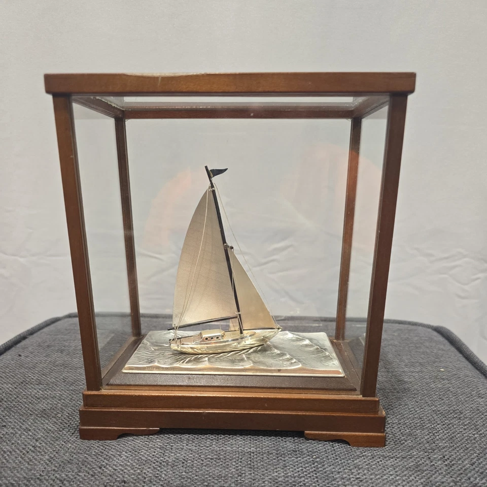 Y6111 OKIMONO Figura de yate de plata estuche de vidrio firmado Japón interior antiguo Foto 1 de 4