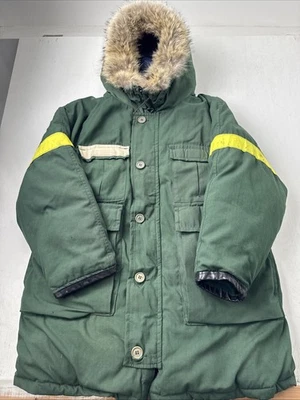 Men's sz S 1970s Alyeska Pipeline Arctic Goose Down Coyote Fur Trim Hooded Parka - Image 1 of 4