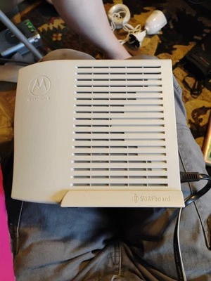 Motorola SURFboard SB4200 Modem  - Image 1 of 4