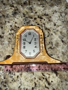 Vintage Art Deco Pearlized Bakelite LUX Wind-Up Clock Sold As Is 4579 - Picture 1 of 7