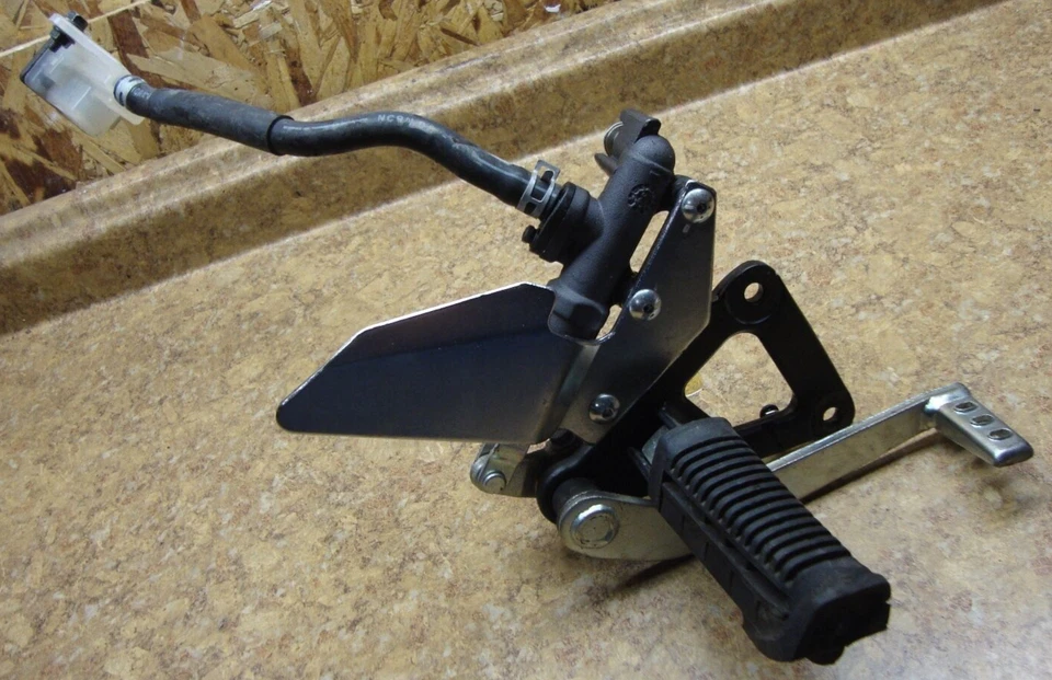 Suzuki GS500FH GS500 GS 500 F 2009 clavija de pie palanca de freno trasero cilindro maestro K5 Foto 1 de 2