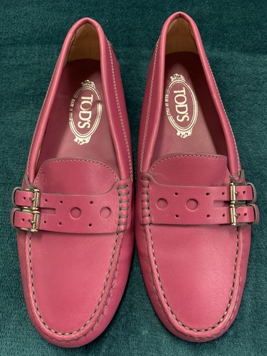 Mocassini donna Tod’s Gommino autentici in pelle dettaglio fibbia rosa magenta