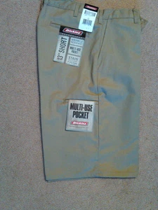 NEU MIT ETIKETT HERREN ORIGINAL DICKIES 13" INNENNAHT KHAKI ARBEITSSHORTS FLECKENABWEISEND 30 - Bild 1 von 1
