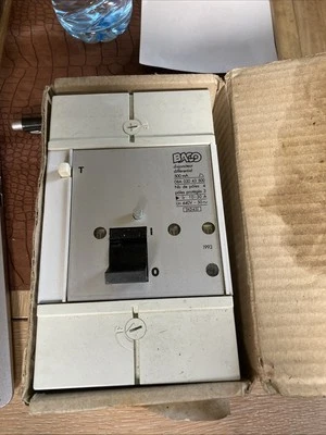 Disjoncteur de Branchement  Différentiel 30A BACO No Merlin Gerin Legrand 500ma - Photo 1/4