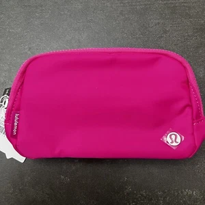 Lululemon Everywhere Unisex Belt Bag - Sonic Pink 1 Litter - Picture 1 of 6