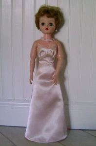 Vintage Design Champagner Rosa Handgefertigt Nachthemd für 22" Süßigkeiten Modepuppe - Bild 1 von 4