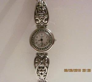 LA Express Petite Damen Quarzuhr - elegantes detailliertes Armband.  Akku neu - Bild 1 von 5