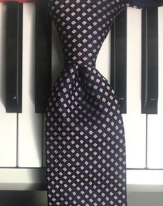 TOMMY HILFIGER / Slim Classic Micro Diamond Silk Tie in Pink &White on Dark Navy - Picture 1 of 10