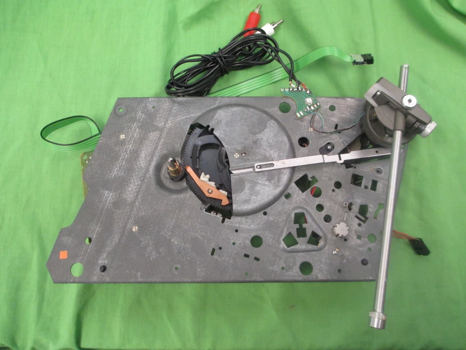 MONTAJE SUB CHASIS PLATO GIRATORIO DOBLE CS 616 Q MOTOR, BRAZO, LEVA, CABLE HUSILLO Foto 1 de 4