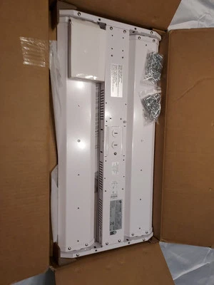 Alta bahía LED seleccionable Metalux de 2' con óptica ajustable Foto 1 de 4