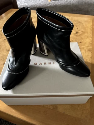 MARNI Bota Tobillo Mujer Negra, Talla EU 40, Todo Cuero Interior y Exterior Foto 1 de 4