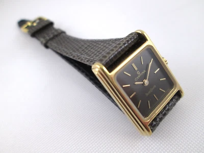 Reloj de cuarzo Certina para dama tono dorado esfera negra 18,5 mm de ancho Hecho en Suiza COMO ESTÁ Foto 1 de 4