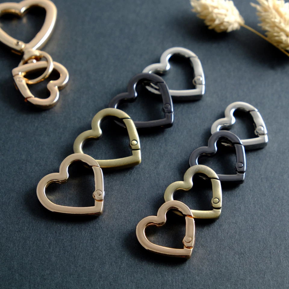 Klein Herz Karabinerhaken Karabiner Verschlüsse Ketten Armband Schmuck CHerz - Bild 1 von 3