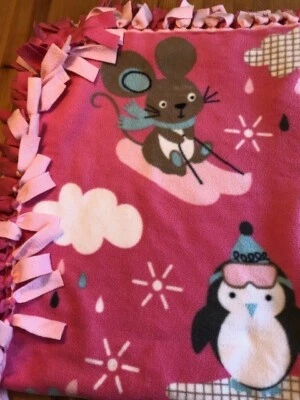 Manta de regazo polar - rosa niña con bordes atados - 40" W x 52" L Foto 1 de 4