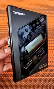 Toshiba ' KT-4568 AM/FM Stereo Radio Cassette Player ' Japan Retro Untested *** - Picture 1 of 9