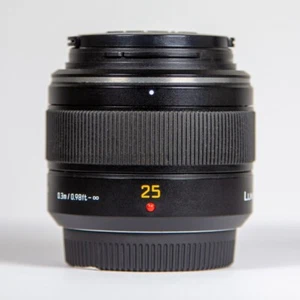 Panasonic Lumix 25mm F1.4 Leica DG Summilux (Model: H-X025E) Boxed - Picture 1 of 4
